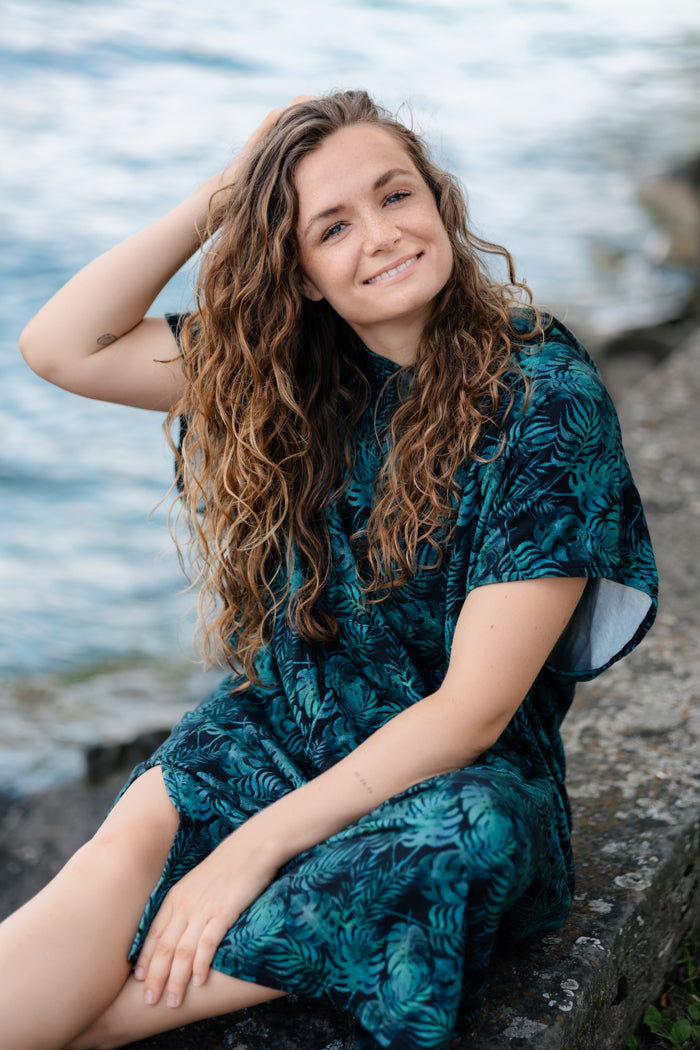 Fyn Travel Poncho - petrol banana