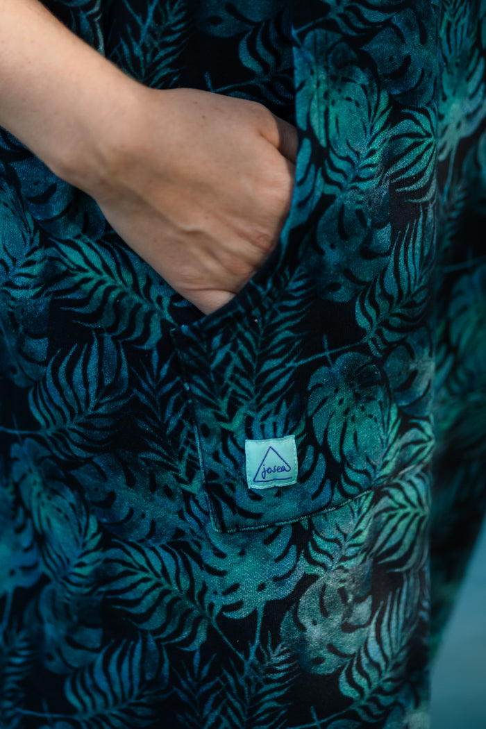 Fyn Travel Poncho - petrol banana